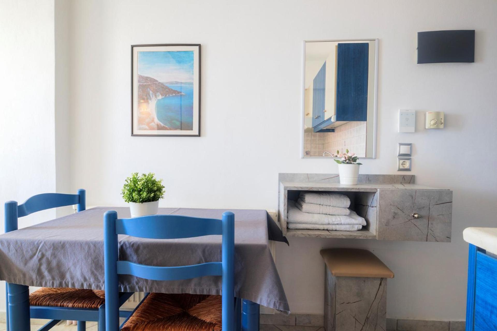 Myrto Apartment *
