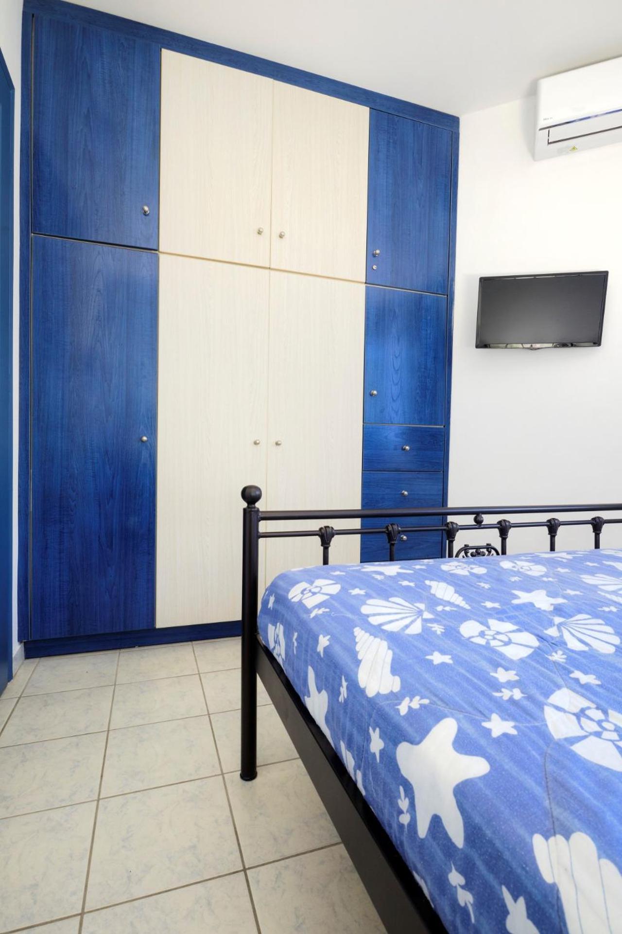 Myrto Apartment *